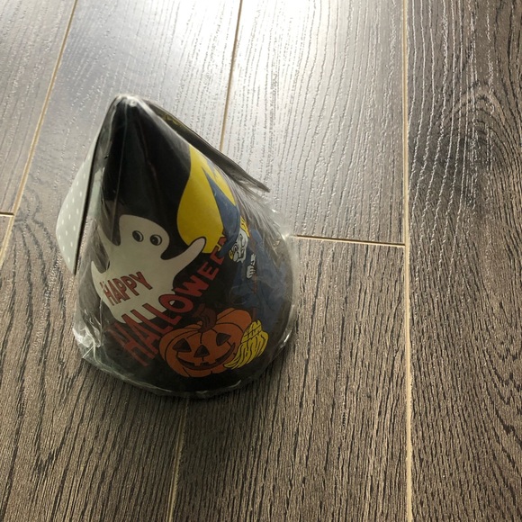 Six Vintage Halloween Party Hats - Picture 3 of 4